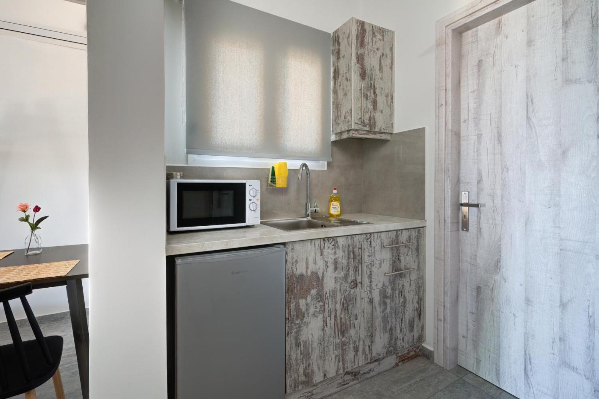 Molos Beachfront Apartments In Diakopto Zimmer foto