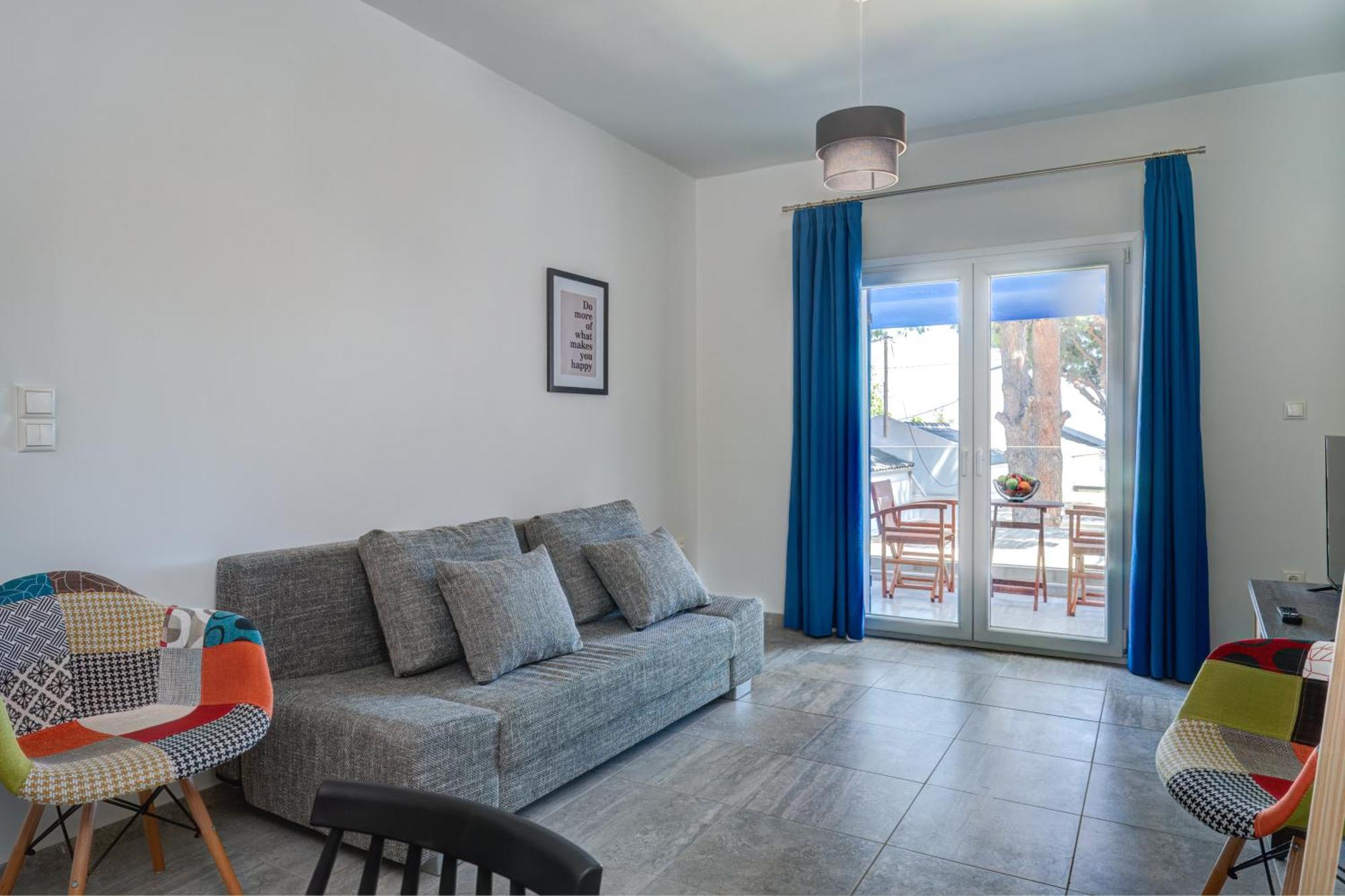 Molos Beachfront Apartments In Diakopto Zimmer foto