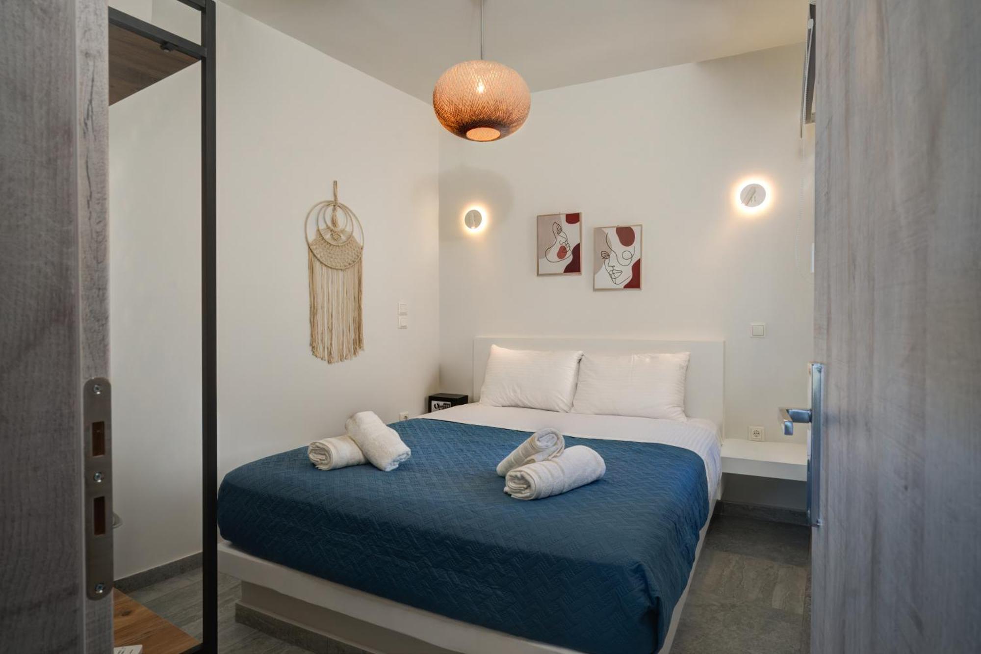Molos Beachfront Apartments In Diakopto Zimmer foto